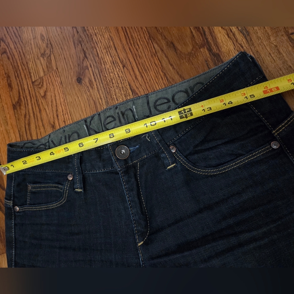 Calvin Klein Dark Denim Body Skinny Jeans Size 30 - Picture 9 of 11